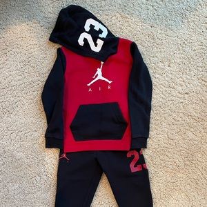 Toddler Jordan Sweatsuit Size 4t